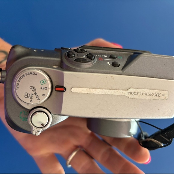 Olympus CAMEDIA C-4000 Zoom 4.0MP Digital Camera - Picture 6 of 7